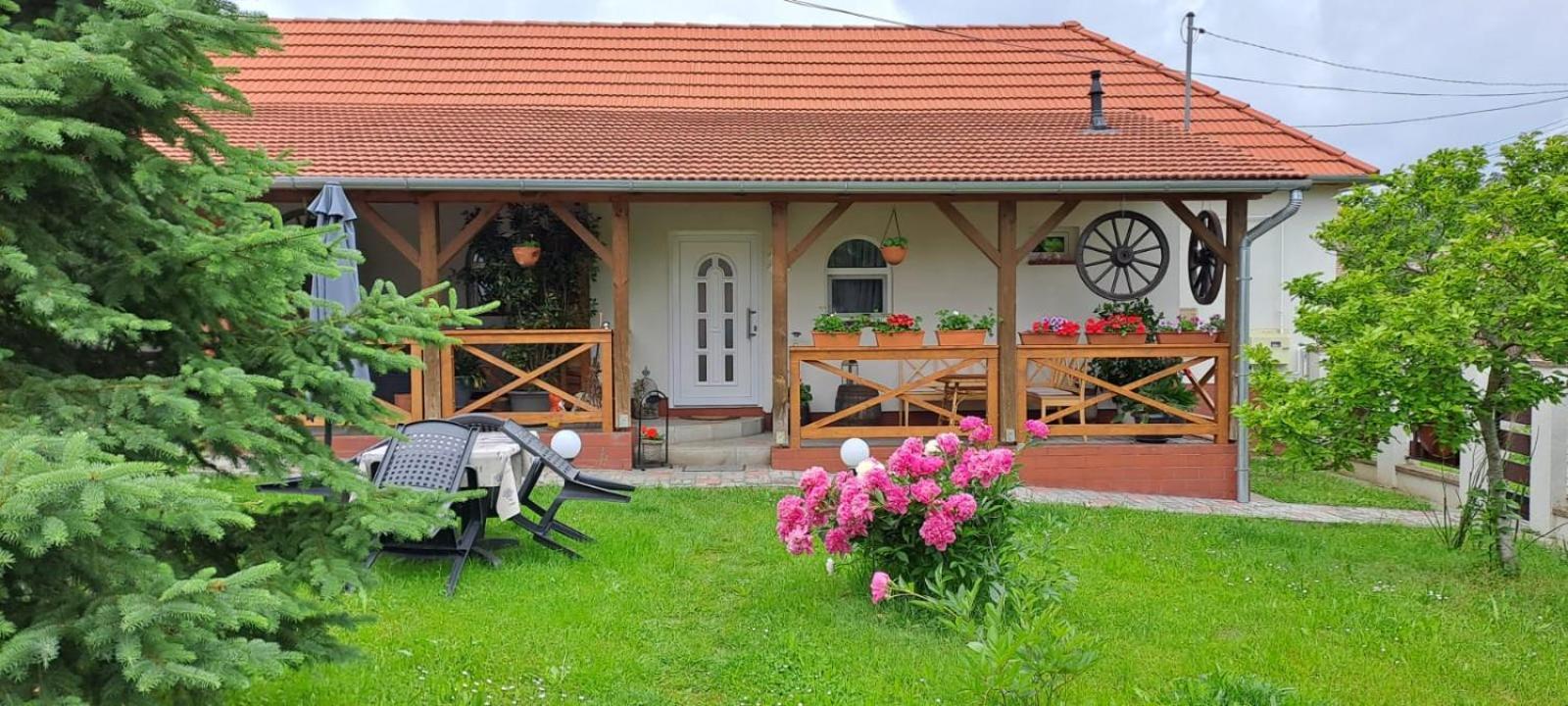 Vila Manipura Szemenyecsörnye Exteriér fotografie